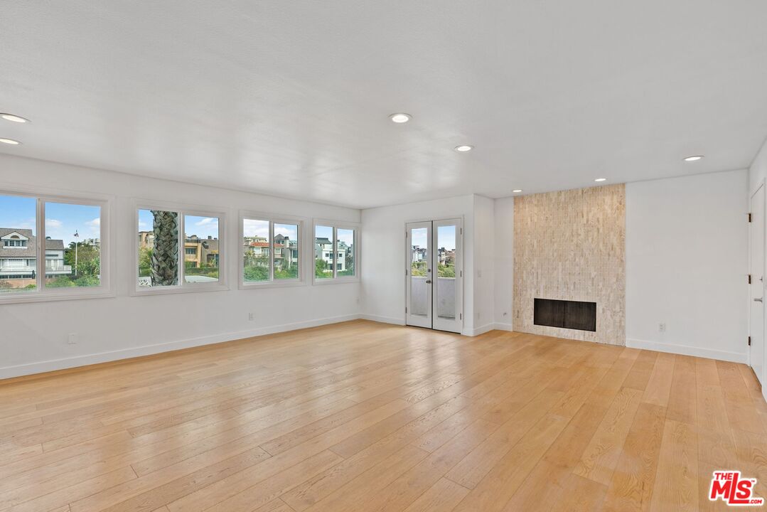 29 Lighthouse Street, Unit 2 Marina del Rey, CA 90292 - Photo 15 of 38