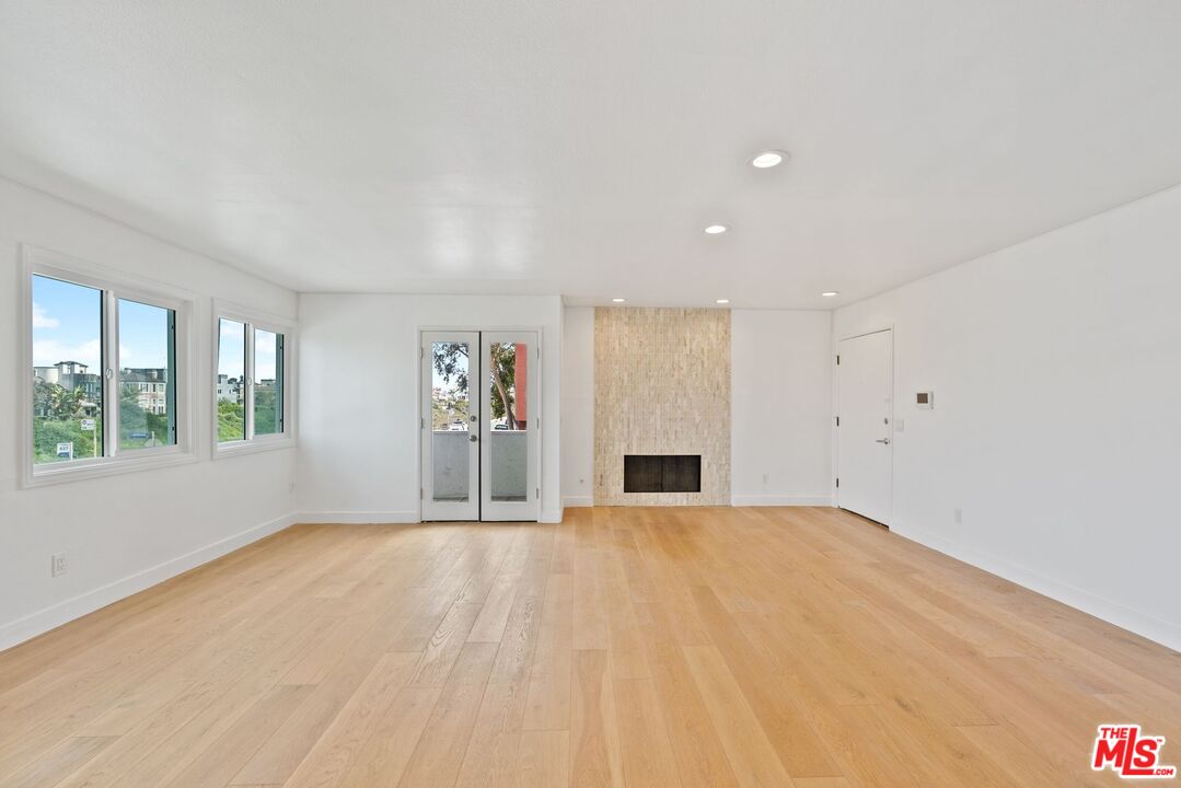 29 Lighthouse Street, Unit 2 Marina del Rey, CA 90292 - Photo 17 of 38