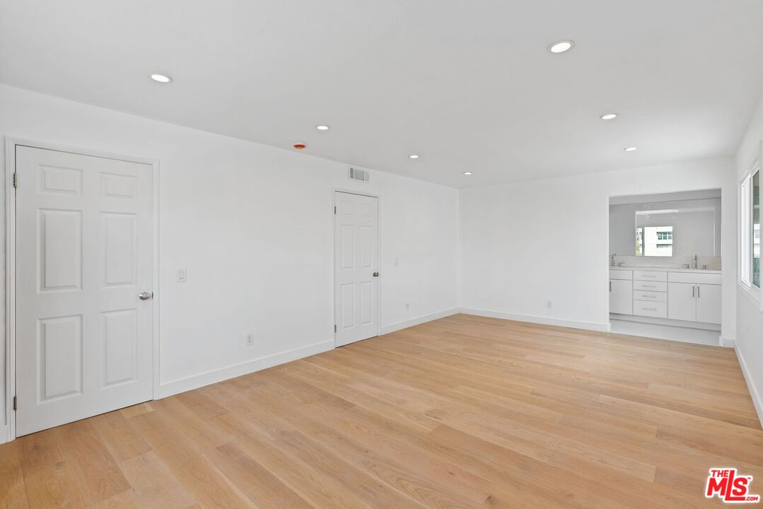 29 Lighthouse Street, Unit 2 Marina del Rey, CA 90292 - Photo 20 of 38