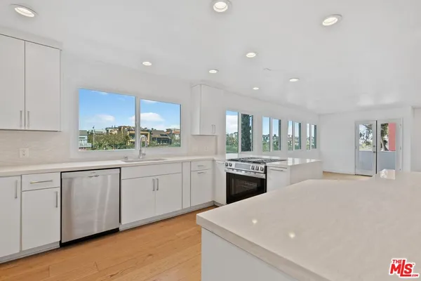 $9,500 | 29 Lighthouse Street, Unit 2, Venice, CA 90292