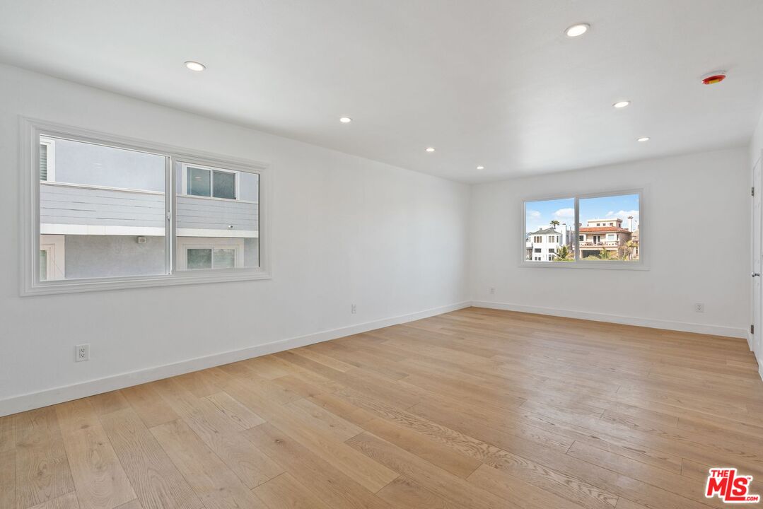 29 Lighthouse Street, Unit 2 Marina del Rey, CA 90292 - Photo 21 of 38