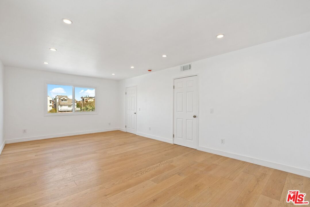 29 Lighthouse Street, Unit 2 Marina del Rey, CA 90292 - Photo 22 of 38
