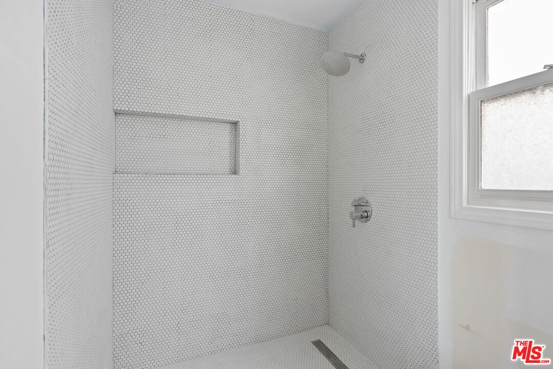 29 Lighthouse Street, Unit 2 Marina del Rey, CA 90292 - Photo 26 of 38