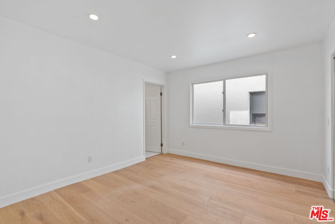 29 Lighthouse Street, Unit 2 Marina del Rey, CA 90292 - Photo 29 of 38