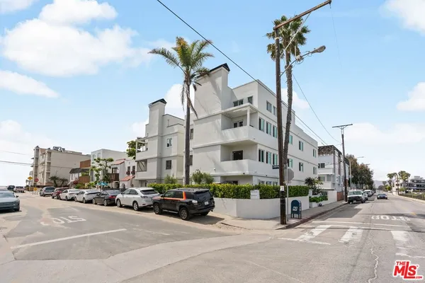 $9,500 | 29 Lighthouse Street, Unit 2, Venice, CA 90292