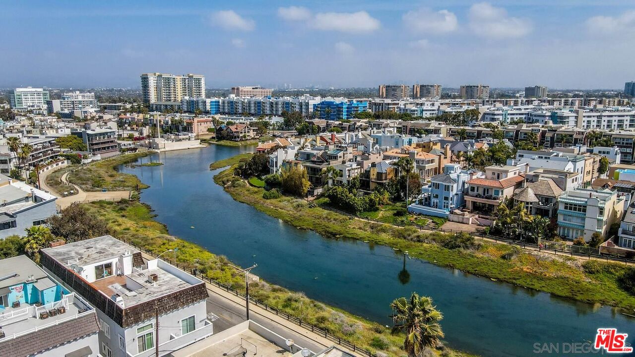 29 Lighthouse Street, Unit 2 Marina del Rey, CA 90292 - Photo 34 of 38