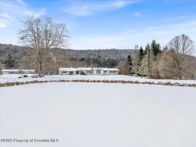 $269,500 | 13639 Highway 267, Montrose, PA 18801