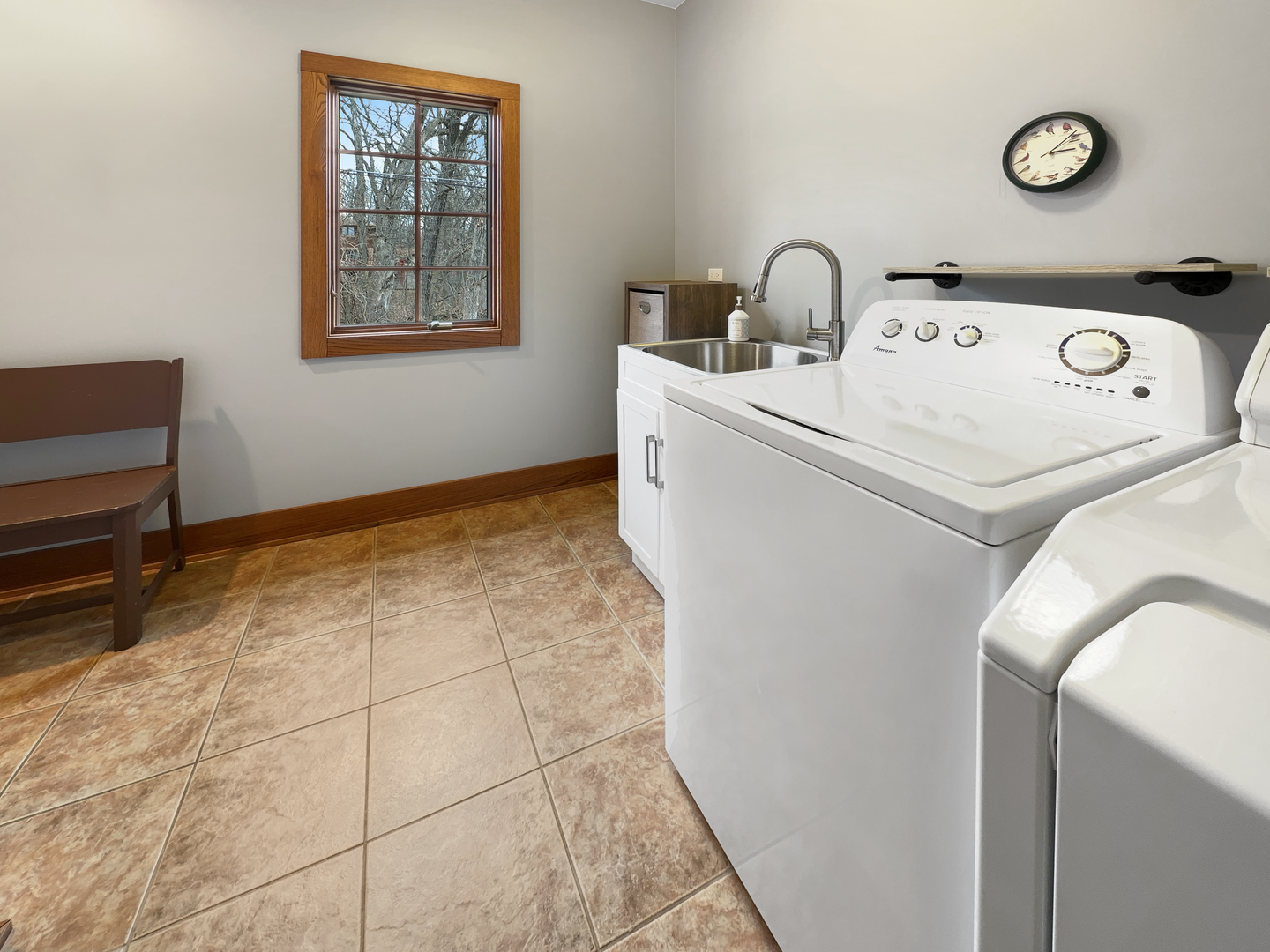 493 Aberdeen Drive Crete, IL 60417 - Photo 27 of 52 a utility room with dryer and washer
