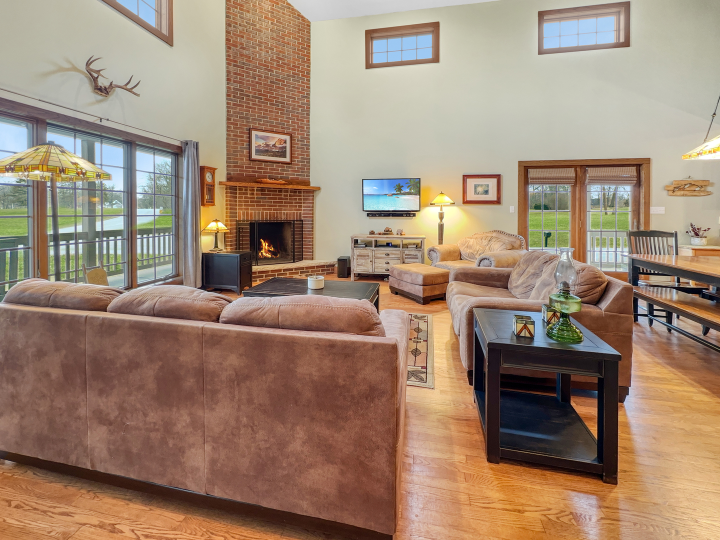 493 Aberdeen Drive Crete, IL 60417 - Photo 6 of 52 a living room with furniture and large windows