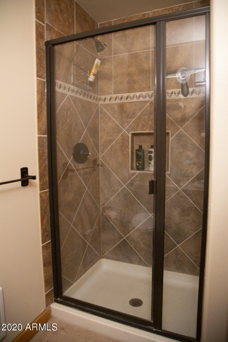 620 County Road, Unit 1325 Greer, AZ 85927 - Photo 49 of 66 West Wing Bath Room
