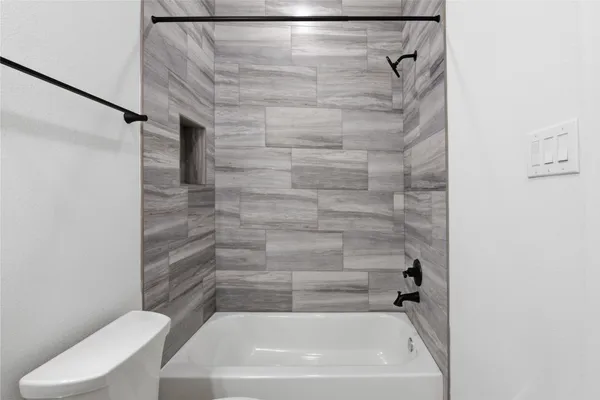 $3,400 | 1243 West 23rd Street, Unit B, Houston, TX 77008