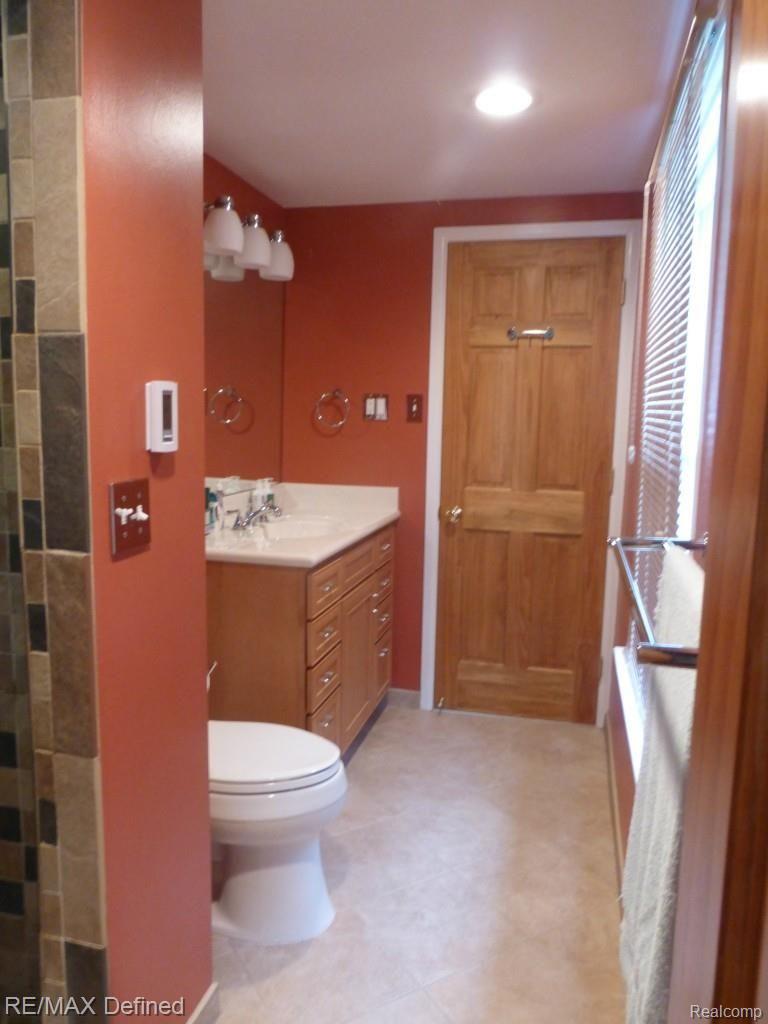 3543 Beach Road Troy, MI 48084 - Photo 14 of 31 2014-05-14 02.38