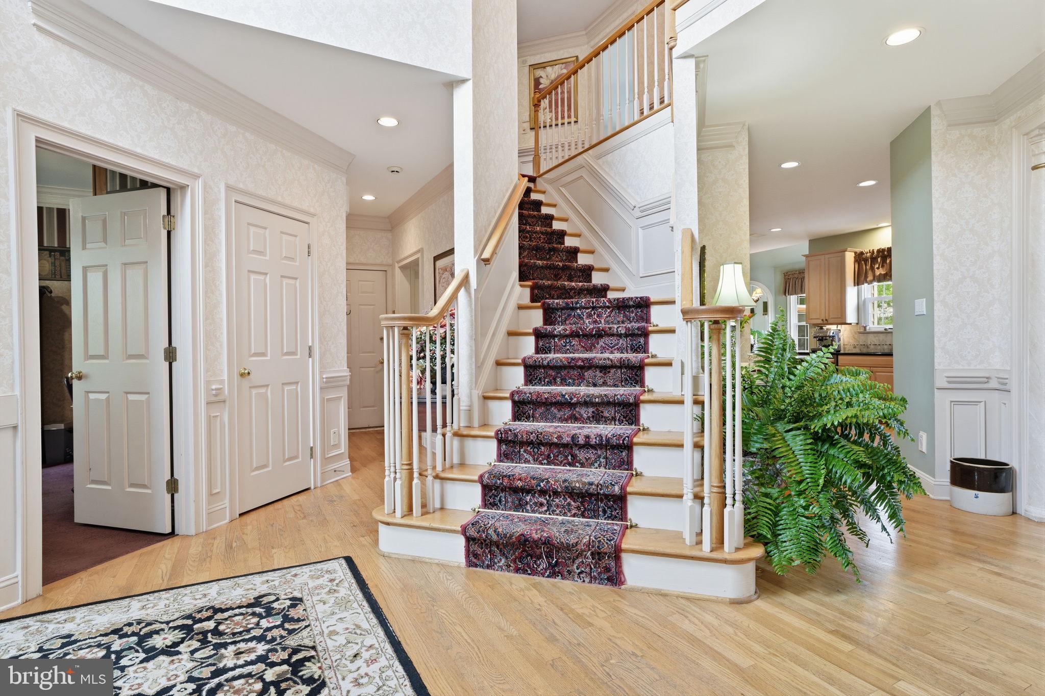 25 Alexanders Court Newtown, PA 18940 - Photo 19 of 57 Foyer