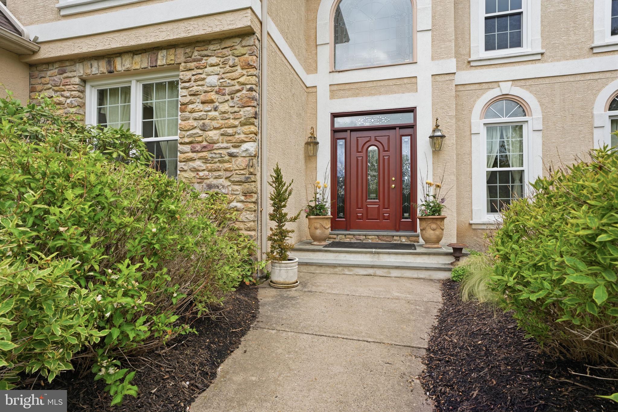 25 Alexanders Court Newtown, PA 18940 - Photo 4 of 57 Front Entrance