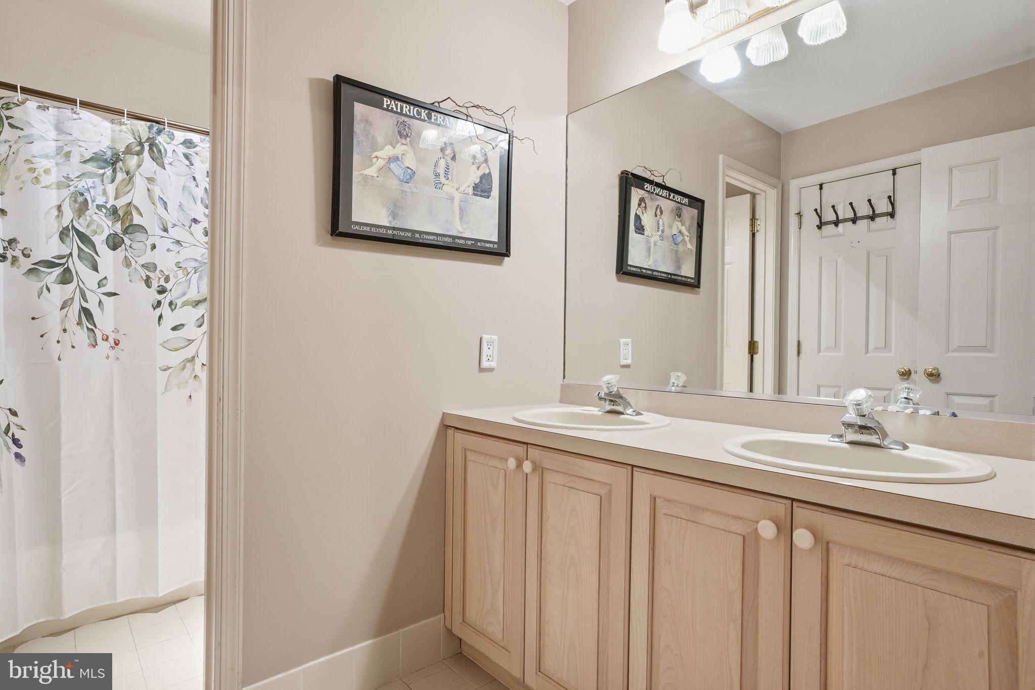 25 Alexanders Court Newtown, PA 18940 - Photo 53 of 57 Bathroom #2