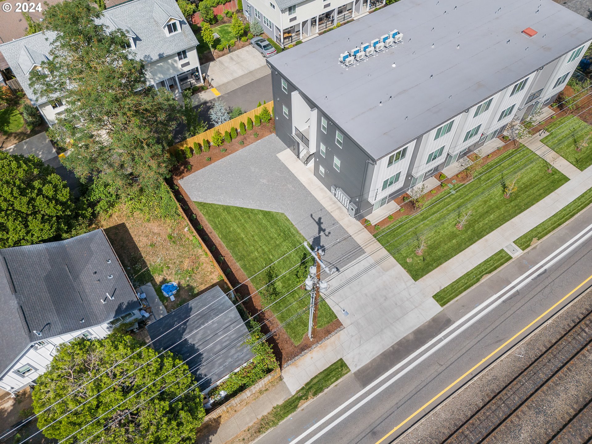 10985 East Burnside Street, Unit 1 Portland, OR 97216 - Photo 7 of 7