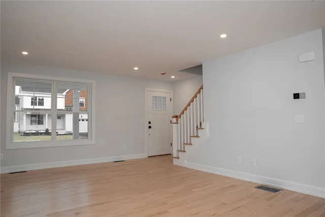 $680,000 | 33 Recess Lane, Warwick, RI 02889