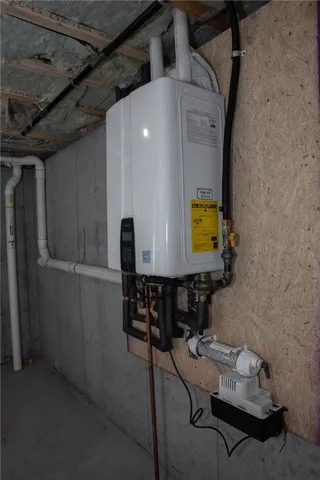 $680,000 | 33 Recess Lane, Warwick, RI 02889