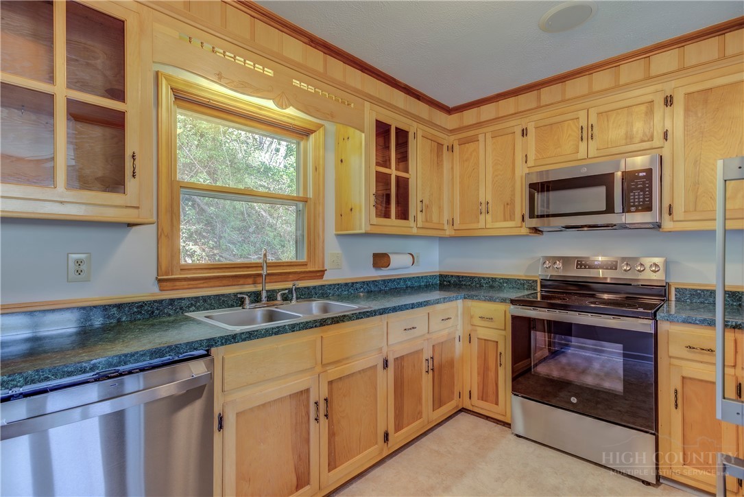 129 J L Norris Drive Boone, NC 28607 - Photo 1 of 35