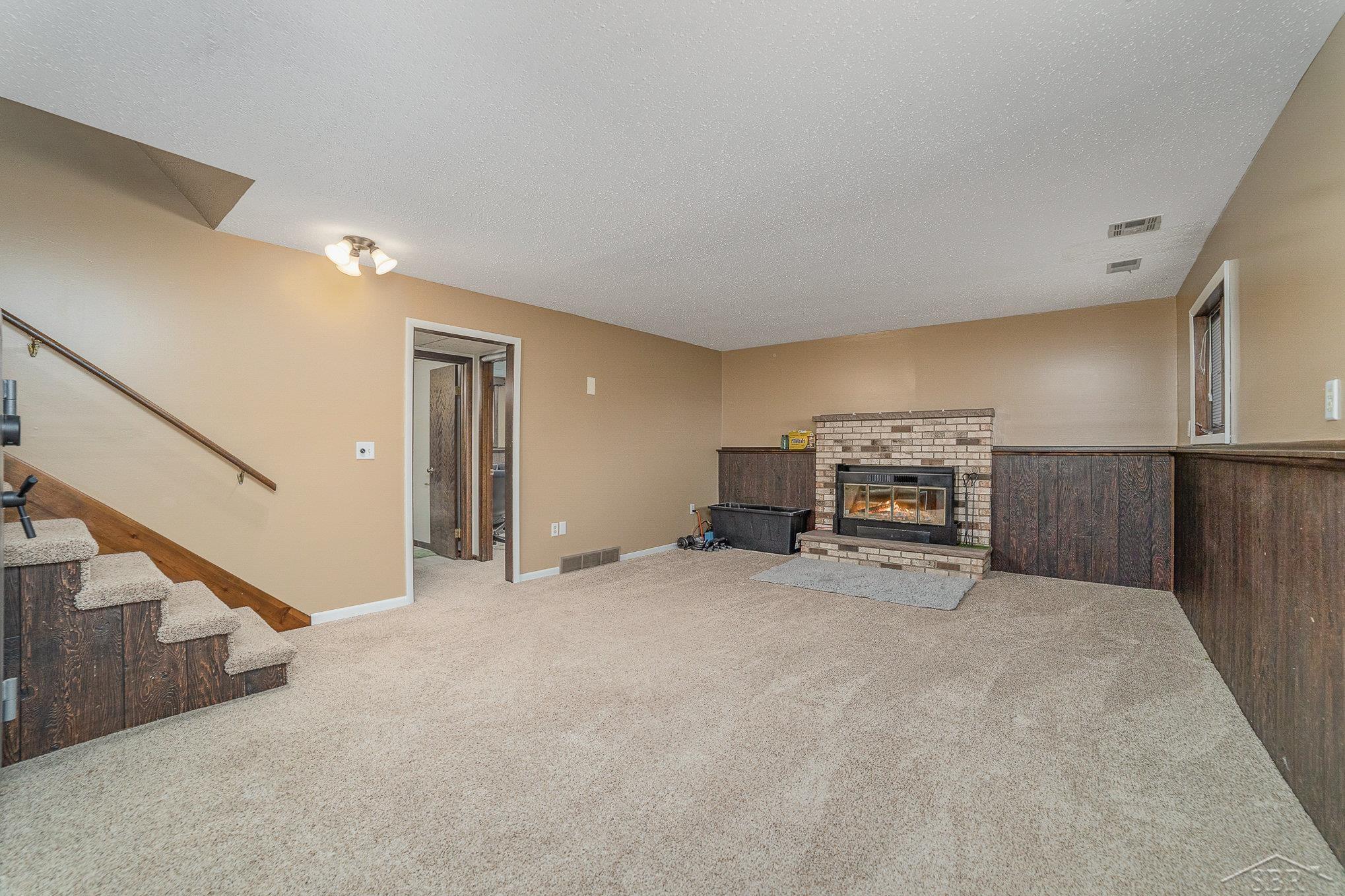 1544 South Miller Road Saginaw, MI 48609 - Photo 21 of 47 50133771-EFCECB10-606E-47E8-81AD-AF049AB7B0BF.JPG