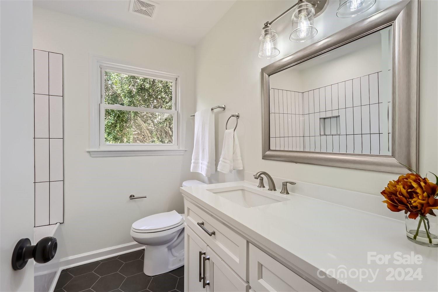 2108 Miranda Road Charlotte, NC 28216 - Photo 17 of 34 Gallery Image 17