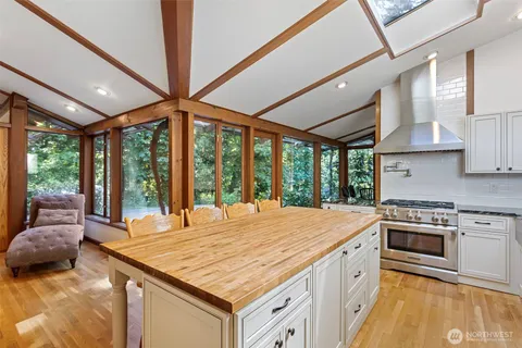 $1,498,000 | 19611 Northeast Redmond Road, Redmond, WA 98053
