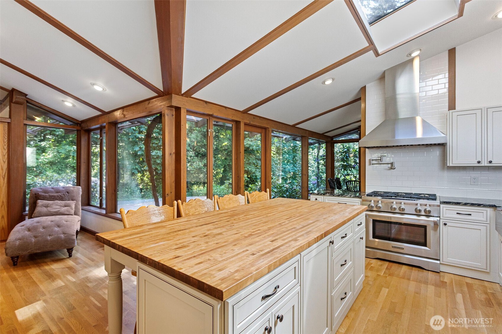 19611 Northeast Redmond Road Redmond, WA 98053 - Photo 8 of 27