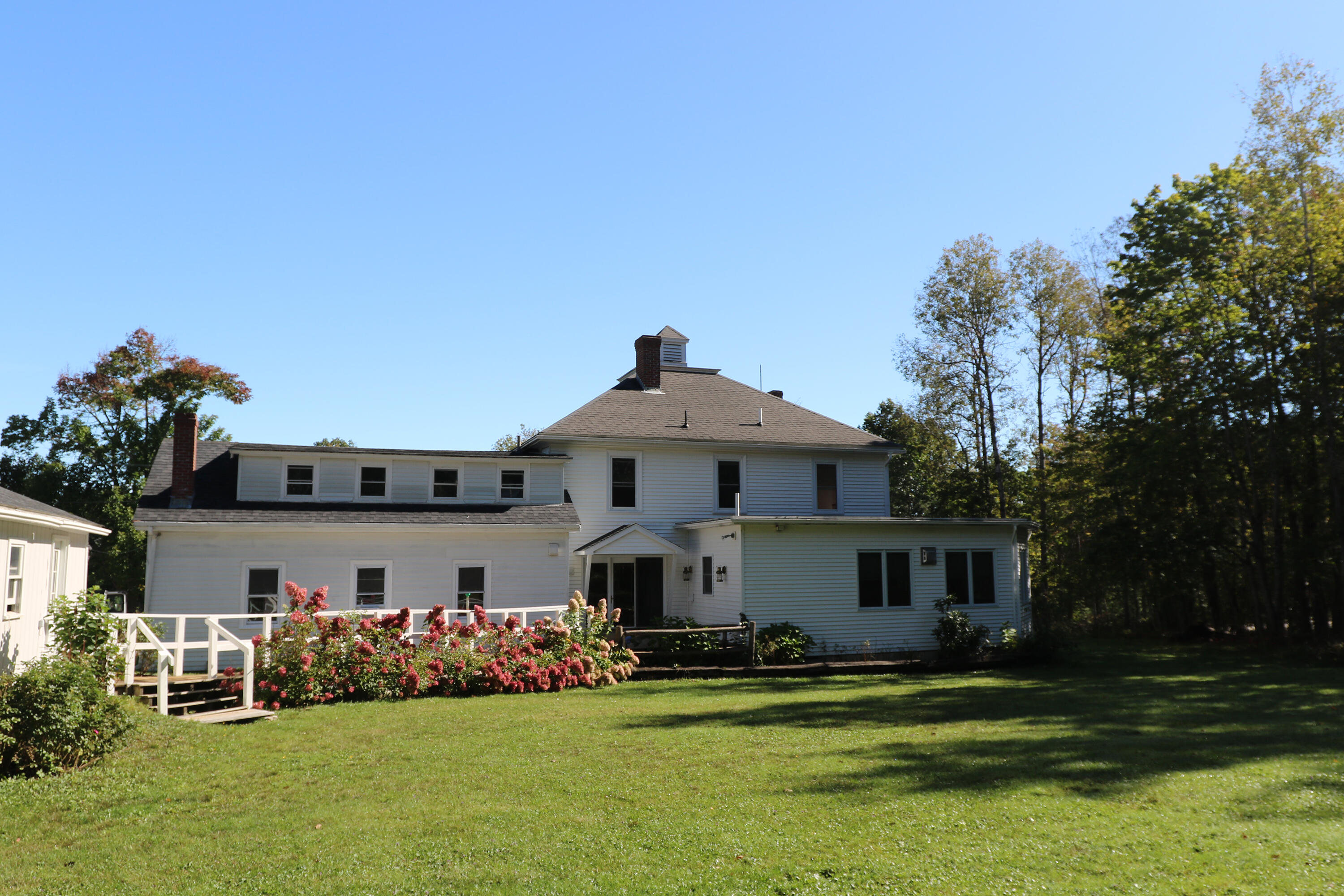 37 Parker Point Road Blue Hill, ME 04614 - Photo 2 of 30 133A0090