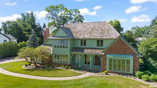 $750,000 | 4755 North Grandview Drive, Peoria Heights, IL 61616