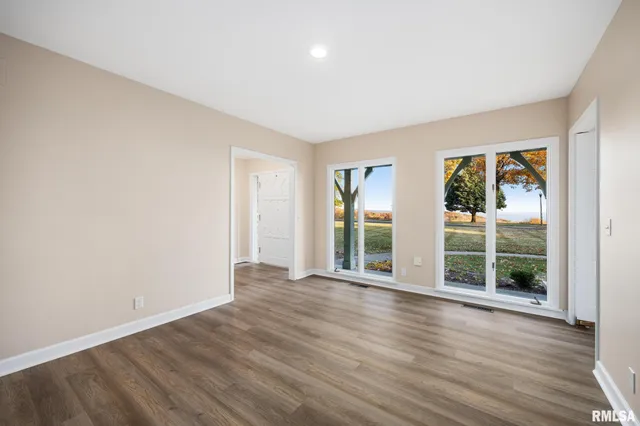 $750,000 | 4755 North Grandview Drive, Peoria Heights, IL 61616