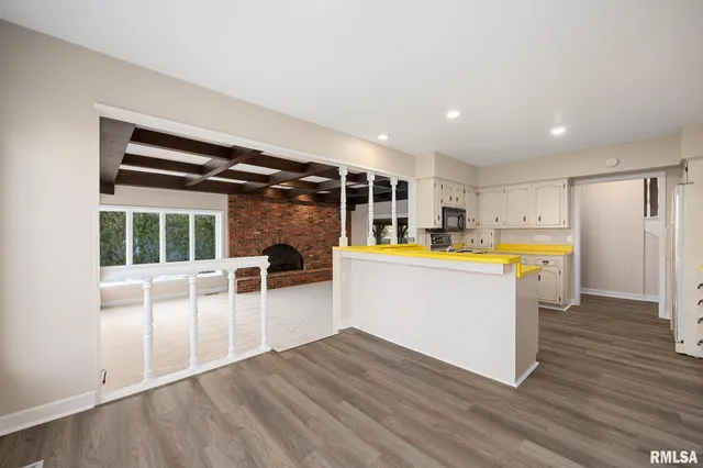 $750,000 | 4755 North Grandview Drive, Peoria Heights, IL 61616