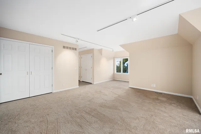 $750,000 | 4755 North Grandview Drive, Peoria Heights, IL 61616