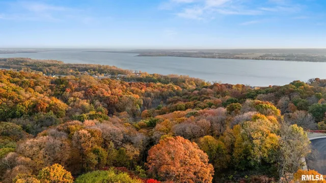 $750,000 | 4755 North Grandview Drive, Peoria Heights, IL 61616