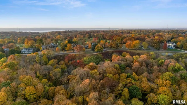 $750,000 | 4755 North Grandview Drive, Peoria Heights, IL 61616