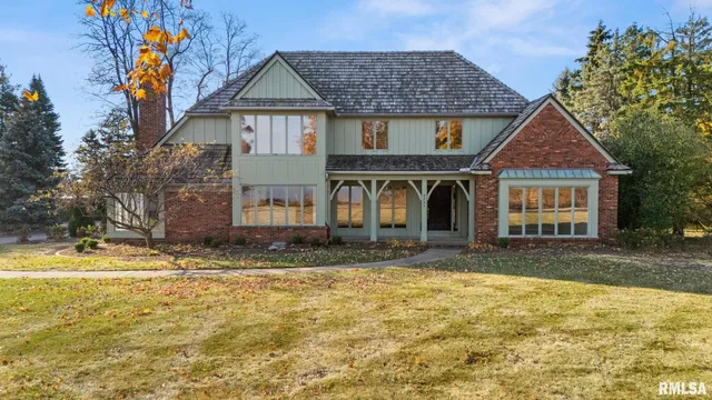 $750,000 | 4755 North Grandview Drive, Peoria Heights, IL 61616