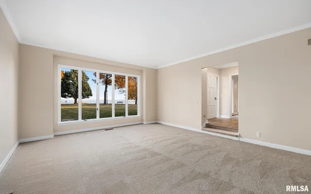 $750,000 | 4755 North Grandview Drive, Peoria Heights, IL 61616