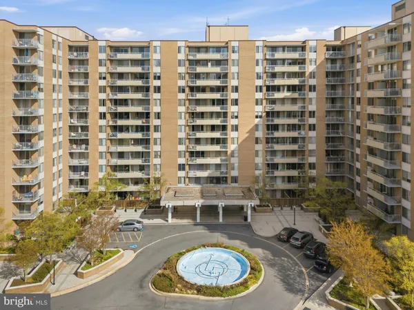 $275,000 | 3001 Veazey Terrace Northwest, Unit 615, Washington, DC 20008