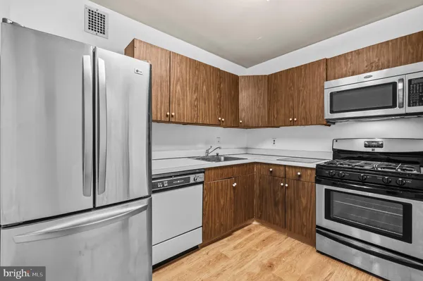 $275,000 | 3001 Veazey Terrace Northwest, Unit 615, Washington, DC 20008