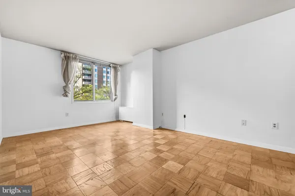 $275,000 | 3001 Veazey Terrace Northwest, Unit 615, Washington, DC 20008