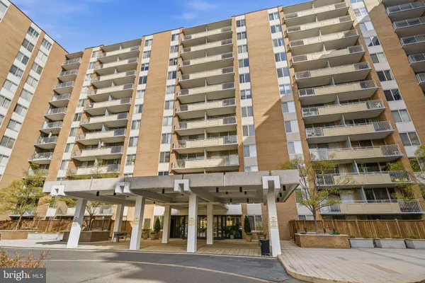 $275,000 | 3001 Veazey Terrace Northwest, Unit 615, Washington, DC 20008