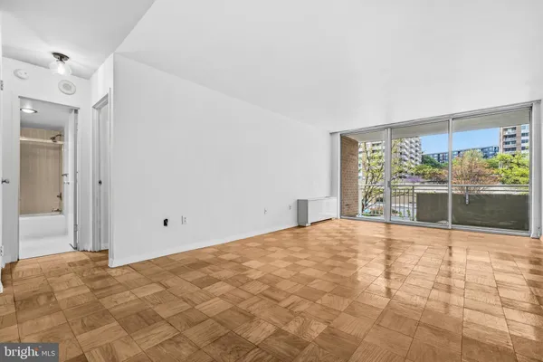 $275,000 | 3001 Veazey Terrace Northwest, Unit 615, Washington, DC 20008