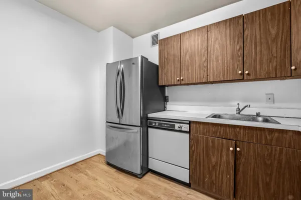 $275,000 | 3001 Veazey Terrace Northwest, Unit 615, Washington, DC 20008