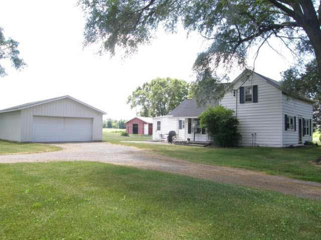 8103 West Gary Road Chesaning, MI 48616 - Photo 1 of 12 21185023.JPG