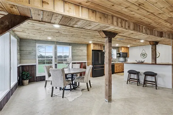 $629,000 | 8673 Highway 116, Gower, MO 64454