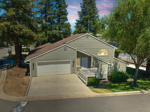 $400,000 | 115 Valley Oak Drive, Roseville, CA 95678