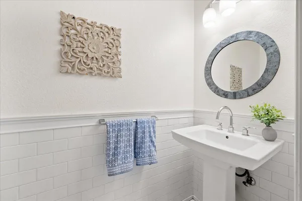$400,000 | 115 Valley Oak Drive, Roseville, CA 95678