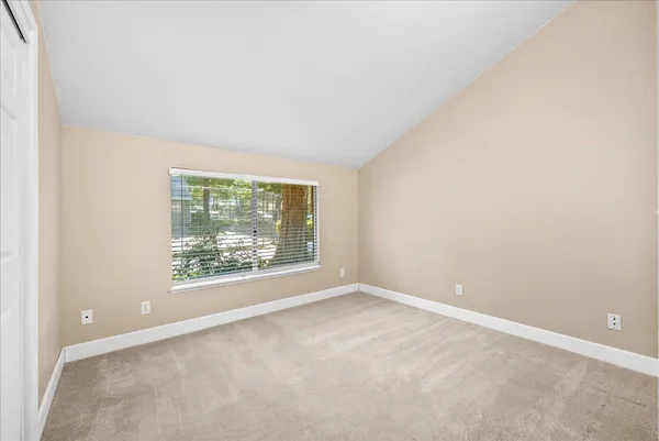 $400,000 | 115 Valley Oak Drive, Roseville, CA 95678