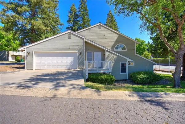 $400,000 | 115 Valley Oak Drive, Roseville, CA 95678