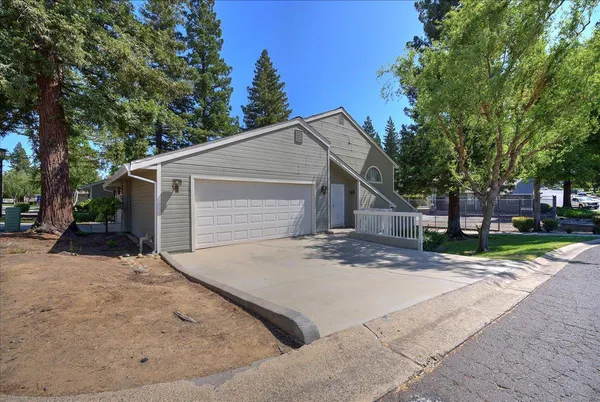 $400,000 | 115 Valley Oak Drive, Roseville, CA 95678