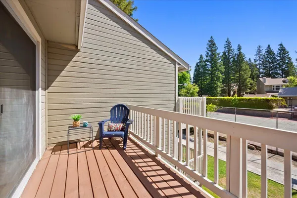 $400,000 | 115 Valley Oak Drive, Roseville, CA 95678